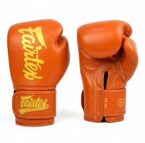ถุงมือชกมวยคุณภาพสูงยี่ห้อ Fairtex รับผลิตตามแบบ พร้อมโลโก้และดีไซน์เฉพาะ สำหรับมวยไทยมืออาชีพ ทำจากหนังแท้สำหรับการฝึกซ้อม - Product Image 1
