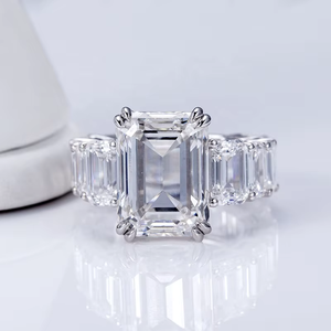 Bague de fiançailles en diamant de laboratoire taille émeraude platine 1 carat avec pierres latérales baguette, plaqué or 18 carats, bijoux unisexes tendance - Product Image 2