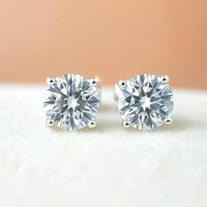 Pendientes de Plata de Ley 925 con Moissanita de 1 Quilate, Corte Redondo, Tipo Sello, para Aniversarios, Cumpleaños, Fiestas, Regalo para Enamorados - Product Image 5