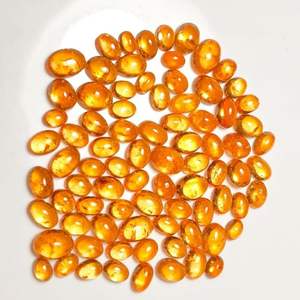 โกเมนสเปซซาร์ไทต์ธรรมชาติ รูปไข่/ทรงสามเหลี่ยม แบบคาโบชอง สีส้มแมนดารินหายาก เปลี่ยนสีได้ ได้รับการรับรอง ขนาดปรับเทียบแล้ว - Product Image 3