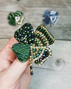 Broche Bordado a Mano con Cuentas, Diseño Personalizado, con Detalles Intrincados, para Marcas de Ropa y Tiendas de Regalos - Product Image 5