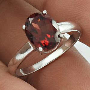 Brilliant Oval Cut Natural Garnet Gemstone <b>Ring</b> With Four Claws Setting 925 Sterling <b>Silver</b> <b>Solitaire</b> Bohemian <b>Ring</b> For Women - Product Image 2