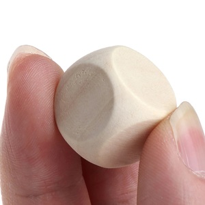 Dés en bois non finis, cubes à coins arrondis, vierges et gravables pour l'artisanat DIY, les jeux de société et les fêtes - Product Image 6