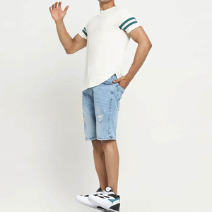 Camiseta blanca de manga corta para hombre de buena calidad con rayas verdes, corte regular, cuello redondo, informal, de algodón. - Product Image 1