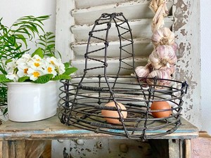 Cesta de alambre francesa vintage para huevos: Decoración rústica de granja - Product Image 3