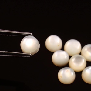 Lote al por mayor de gemas sueltas calibradas de nácar natural redondas de 6x6 mm con parte trasera plana para fabricación de joyas - Product Image 2
