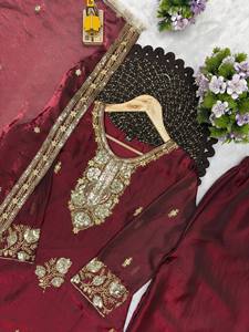 Conjunto de Traje Étnico de Seda Fandy de Lujo con Lentejuelas Bordadas de 3mm, Kurti, Palazzo y Dupatta a Juego (Para Todas las Temporadas) - Product Image 5