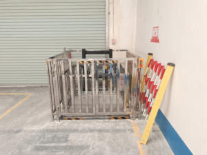 Mesa elevadora hidráulica Zhongxiang con certificación CE, capacidad de carga de 500kg, altura de elevación de 100mm, elevador de riel alimentado por CA, 1 año de garantía, empuje - Product Image 2