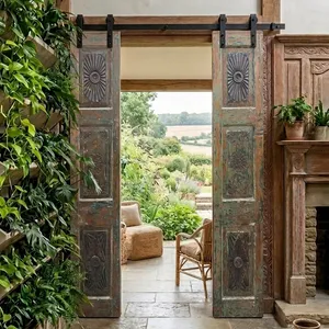 Puerta Principal de Madera de Lujo de la Mejor Calidad con Artesanía Clásica para Uso en Villas, Apartamentos, Hoteles y Oficinas Disponible para la Venta - Product Image 1