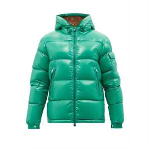 Blouson universitaire d'hiver pour homme, personnalisé, en nylon toile mate, avec capuche, coupe ample et structurée, style techwear esthétique, en matière synthétique durable, longueur standard - Product Image 3