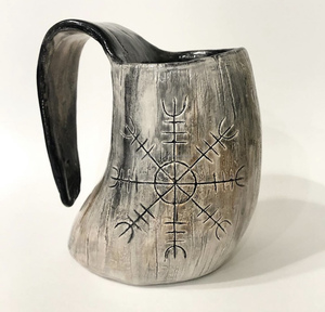 Taza vikinga jarra de cerveza hecha a mano de cuerno de búfalo logotipo personalizado regalo de padrino - Product Image 1