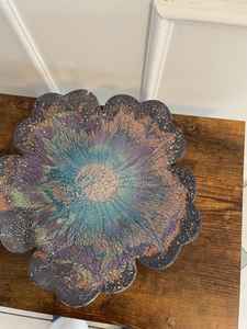 Bol en résine écologique finition nacrée, résine époxy, forme de fleur émeraude, magnifique pièce unique, décoration tournée - Product Image 3