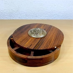Boîte à épices en bois faite à la main, ronde, style indien Masala Dabba, multi-compartiments, boîte de rangement pour la cuisine avec couvercle pivotant, boîte à épices - Product Image 1