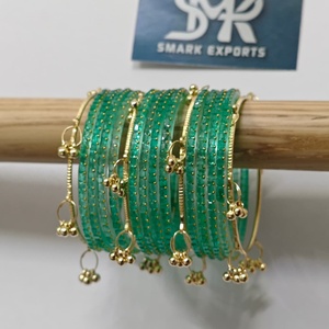 Ensemble de bracelets en verre kashmiri vert émeraude de qualité supérieure, breloques en or Ghungroo, bijoux ethniques indiens traditionnels faits à la main pour mariée, 16 pièces - Product Image 4