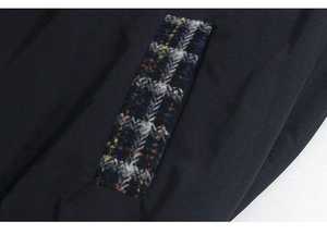 Chaqueta Universitaria Estilo Letterman con Tela de Lona, Parche Bordado en el Pecho, Forro Suave, Ribete de Punto Resistente e Impermeable - Product Image 6