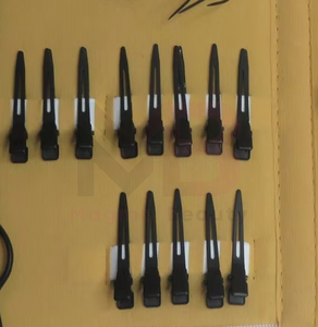 Pince à micro-anneaux MAGMA BEAUTY en acier inoxydable pour extensions capillaires avec aiguille de traction et logo personnalisé pour usage commercial - Product Image 6