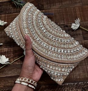 Magnifique pochette de soirée brodée de perles, faite à la main, de luxe, pour les occasions formelles, les mariages, une déclaration de mode pour femmes - Product Image 1