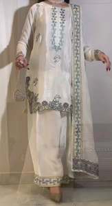 Conjunto de diseñador con bordado en seda estilo SO, top con pantalón estilo Farshi y dupatta, completamente cosido y listo para usar. - Product Image 4