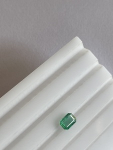 อัญมณีธรรมชาติรับรองโดย IGI รุ่น Atelier 32 มรกตทรงแปดเหลี่ยมขนาด 7.08x5.02x3.01 มม. สีเขียวพาสเทล น้ำหนัก 0.82 กะรัต สำหรับแหวน - Product Image 5