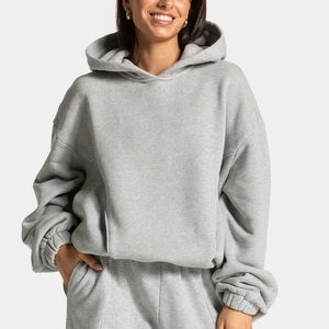 Sweat-shirt à capuche décontracté et oversize pour femme, gris glace, avec bordures contrastées, en polaire premium, style pull-over avec passepoil, éco-responsable - Product Image 6