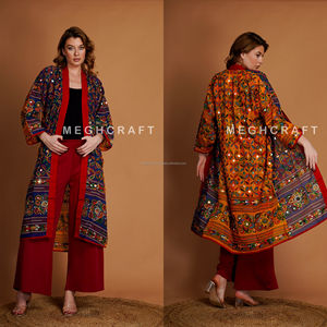 Manteau long Kantha bohème indien pour femmes, veste d'été brodée style kimono bohème gypsy, 100% coton, vente en gros - Product Image 2