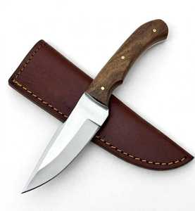 Couteau utilitaire d'extérieur à lame fixe de type Drop-Point, fabriqué à la main, avec manche en noyer naturel et étui en cuir - Product Image 3