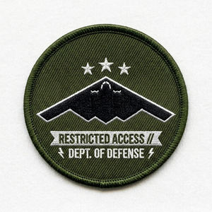 Badge thermocollant sur mesure pour uniforme, patch brodé rond en gros, faible quantité minimale de commande (MOQ) - Product Image 1