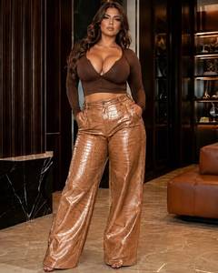 Pantalon en cuir gaufré crocodile sur mesure, taille haute, respirant et élégant - Nouvelle mode pour femmes - Product Image 1