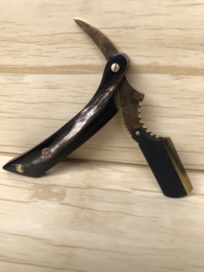 Navaja de Afeitar Profesional de Acero Inoxidable de Alta Calidad para Barbería, para Barba y Cabello Liso - Product Image 3