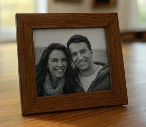 Cadre photo artisanal en bois massif, élégant, à suspendre au mur, décoration intérieure de qualité supérieure. - Product Image 5