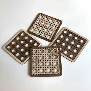 ที่รองแก้วหวายสี่เหลี่ยมสไตล์คลาสสิกเป็นมิตรกับสิ่งแวดล้อมถ้วยกาแฟสำหรับดื่มชากาแฟเครื่องครัว - Product Image 1