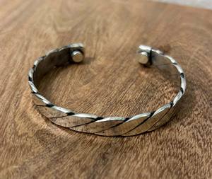 Bracelet manchette ajustable pour femme en fil torsadé tressé, en métal plaqué argent, tendance, sans nickel, inaltérable, taille unique, bijou pour elle - Product Image 2