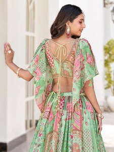 Elegante Conjunto de Lehenga Choli de Seda Chinnon Verde Pastel con Blusa Bordada y Dupatta de Chifón, Estilo Bollywood para Fiestas, Largo hasta el Suelo - Product Image 4