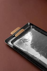 Bandeja Rectangular de Metal Plateado de Lujo al por Mayor, Plato para Hotel con Textura Geométrica Elegante y Asas Laterales - Product Image 4