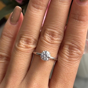 Bague en or 14 carats avec diamant de laboratoire rond brillant de 1,25 carat, diamant blanc certifié IGI, clarté VS1, bijoux de fiançailles et de mariage pour femmes - Product Image 2