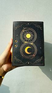 Diario de cuero con estampado celestial de sol y luna, hecho a mano, estilo vintage, con serpiente Ouroboros, papel rústico, con cierre y tapa dura. - Product Image 3