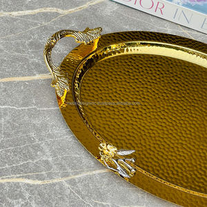 ถาดเสิร์ฟชาและกาแฟตุรกีสีทองพร้อมด้ามจับทำจากโลหะขัดเงาดีไซน์แกะสลัก - Product Image 2