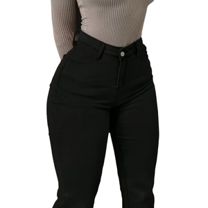 Jean en denim noir extensible et ajusté pour femme grande taille – Confortable et tendance pour un look décontracté - Product Image 4