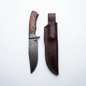 Couteau de chasse artisanal en acier Damas – Manche en bois de rose avec étui en cuir de qualité supérieure - Product Image 2