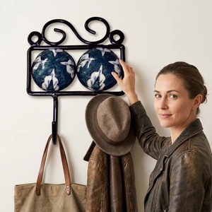 Patère murale vintage en céramique avec motif floral, écologique, installation autocollante pour rangement de vêtements - Product Image 1