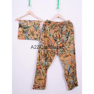 Ensemble de pyjama pour femmes en coton doux 100% à col rond et à motifs floraux, avec taille élastique, respirant et à séchage rapide - Product Image 4