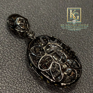 Amuleto de Insecto en Plata de Ley Bañada en Rodio Negro con Piedras de Moissanita Redondas Brillantes Amarillas y Blancas y Cadena de Eslabones - Product Image 3