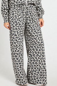 Conjunto Deportivo de Dos Piezas para Mujer con Estampado de Leopardo Blanco y Negro, Sudadera con Capucha y Cierre y Pantalones Anchos, Ropa Casual para Estar en Casa - Product Image 6