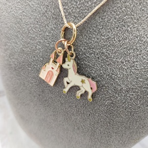 Collar de unicornio con diseño de castillo, hecho de aleación de zinc, elegante, divertido, absolutamente encantador - Product Image 3