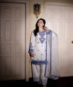 Haut Patiala en rayonne et coton avec broderie et travail au fil, style RICH LOOK, avec dupatta 84049 Bleu - Product Image 2