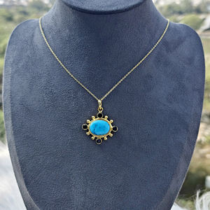 Collier audacieux hypoallergénique en turquoise bleue et quartz noir CZ, pendentif statement en pierres naturelles, bijoux pour femme, idéal pour les soirées - Product Image 6