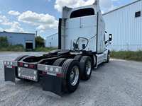 Camion tracteur diesel longue portée 6x4 avec cabine couchette pour le transport de marchandises sur autoroute