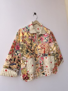 Veste réversible en coton pour l'hiver, style patchwork bohème, cadeau unique pour elle - Product Image 3