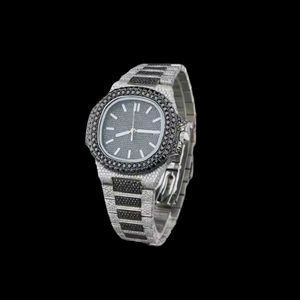 นาฬิกาข้อมือสไตล์ฮิปฮอปสำหรับทุกเพศ ตัวเรือนสแตนเลสสีขาวทอง สายอะนาล็อก เครื่อง ETA กลไกจักรกล ประดับเพชรโมอิสซาไนต์สีดำ VVS เต็มหน้าปัด - Product Image 2