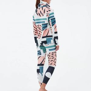 Chaqueta de esquí y snowboard de Invierno para mujer personalizada OEM, capa base impermeable a prueba de viento, material térmico, impresión sublimada de talla grande - Product Image 5